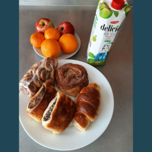 Pachete cu produse alimentare pentru copiii din familii social vulnerabile