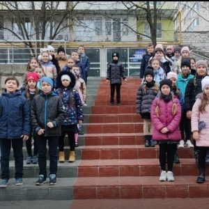 Administrația Școlii primare nr. 83 “Grigore Vieru“ aduce mulțumiri DETS s. Ciocana pentru reparația capitală a scărilor.